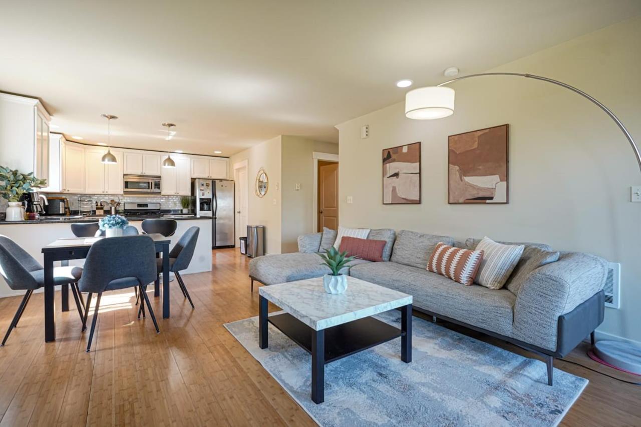 Stylish North Seattle Townhouse- Dual Master Suites Ngoại thất bức ảnh