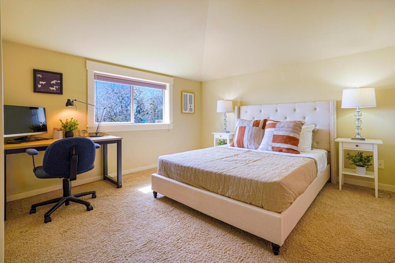 Stylish North Seattle Townhouse- Dual Master Suites Ngoại thất bức ảnh