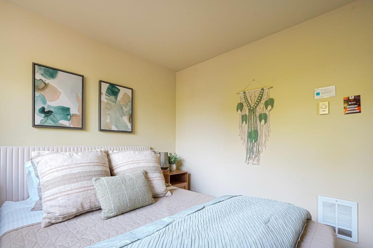 Stylish North Seattle Townhouse- Dual Master Suites Ngoại thất bức ảnh