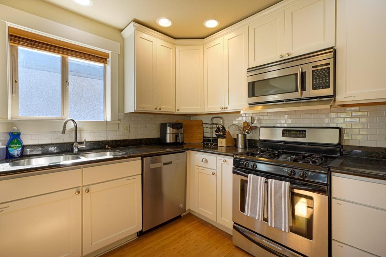 Stylish North Seattle Townhouse- Dual Master Suites Ngoại thất bức ảnh