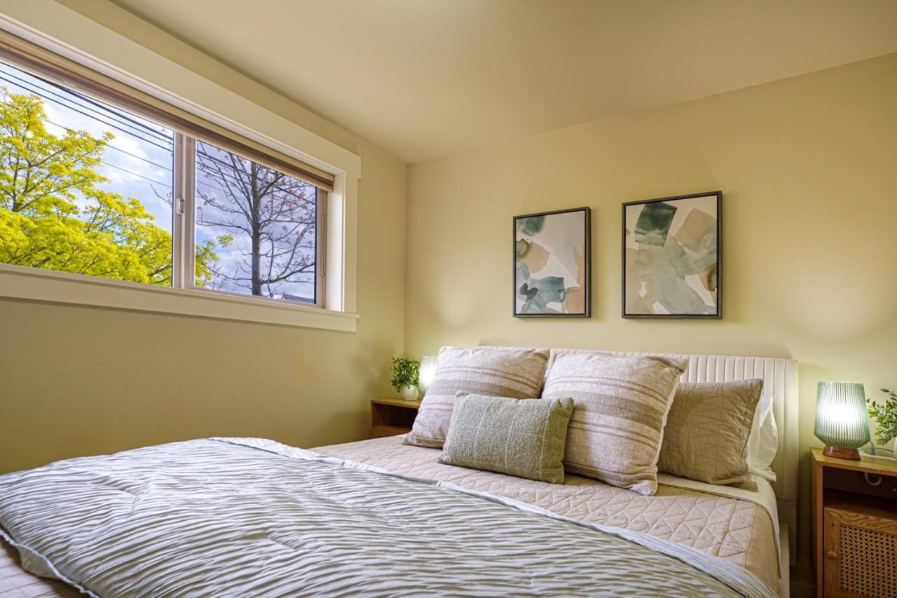 Stylish North Seattle Townhouse- Dual Master Suites Ngoại thất bức ảnh