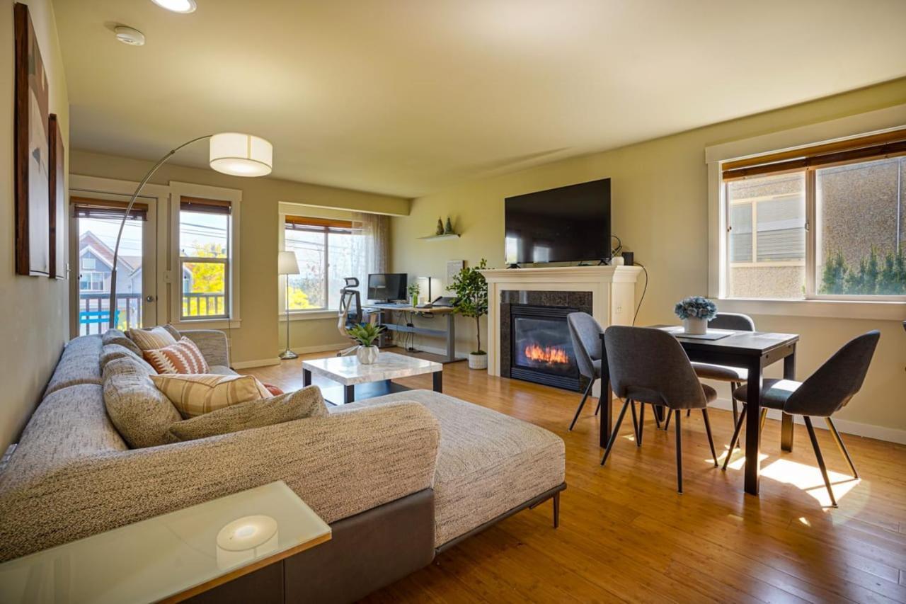 Stylish North Seattle Townhouse- Dual Master Suites Ngoại thất bức ảnh
